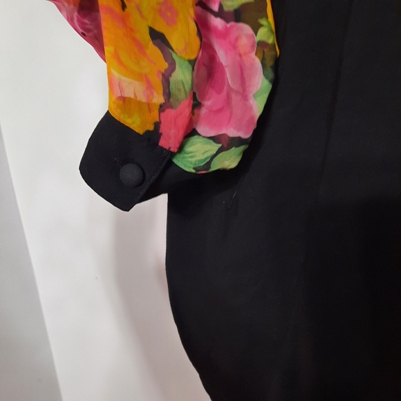 DYNA Sport VTG Long Sleeve Floral Blouse - Picture 10 of 11